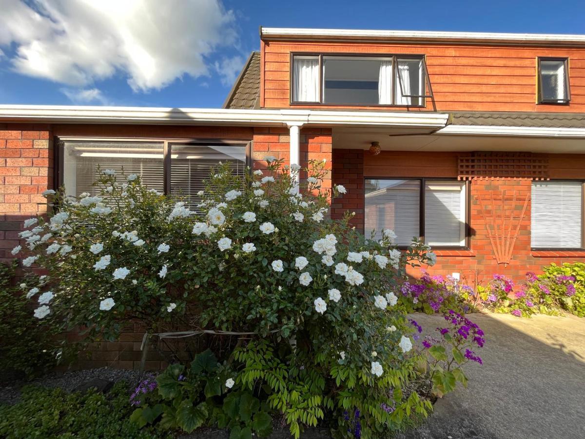 Charm On Chippendale Ensuite B&B Palmerston North Extérieur photo